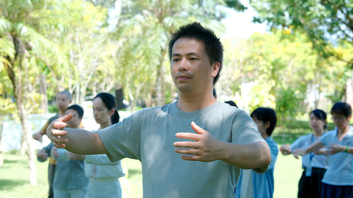 A Healthy Practice: Zhan Zhuang (Standing Meditation)